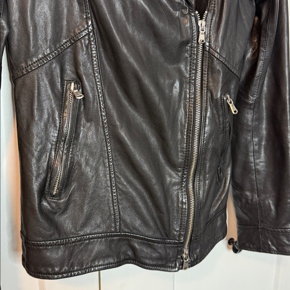Danier | Women's Black Leather Zip Up Jacket PTP 16in flat lay - XS-Small - Picture 3 of 6